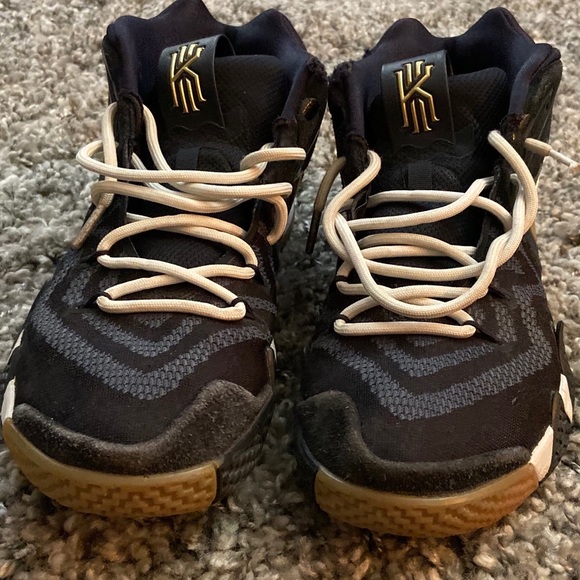 Nike Kyrie 4 - Picture 5 of 5